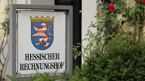 Eingangsschild des Hessischen Rechnungshofs