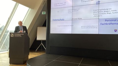 Präsident Wallmann während seiner Rede