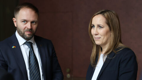 Vertreter des Ukrainischen Rechnungshofs, Andrii Maisner und Hessische Landtagspräsidentin Astrid Wallmann Vertreter des Ukrainischen Rechnungshofs, Andrii Maisner und Hessische Landtagspräsidentin Astrid Wallmann