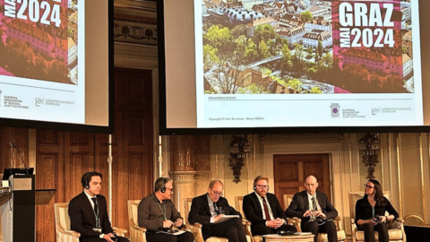 Diskussionspanel "Klimawandel als Herausforderung für die regionalen Rechnungshöfe" Präsident Dr. Wallman moderiert ein Panel zum Thema "Klimawandel als Herausforderung für die regionalen Rechnungshöfe"